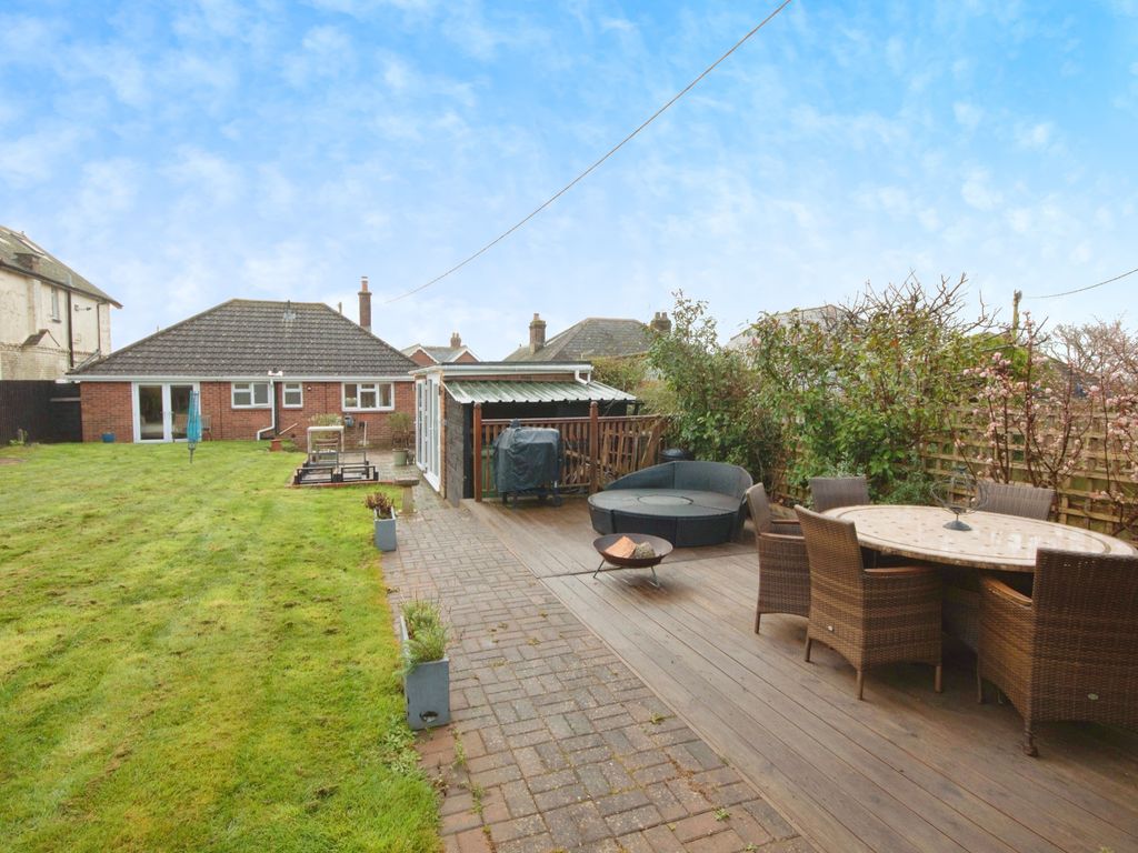 2 bed detached bungalow for sale in Ventnor Road, Apse Heath PO36, £