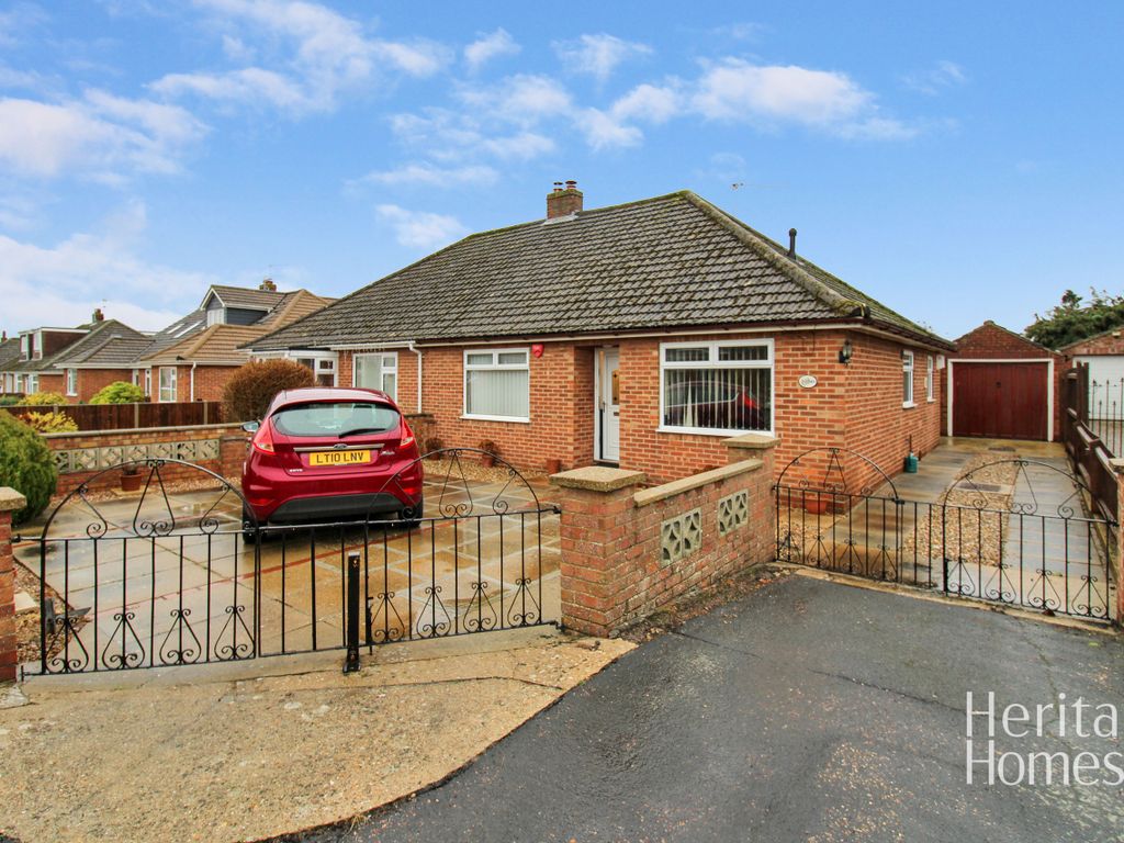 2 bed bungalow for sale in Wood View Road, Hellesdon, Norwich NR6, £270,000 Zoopla
