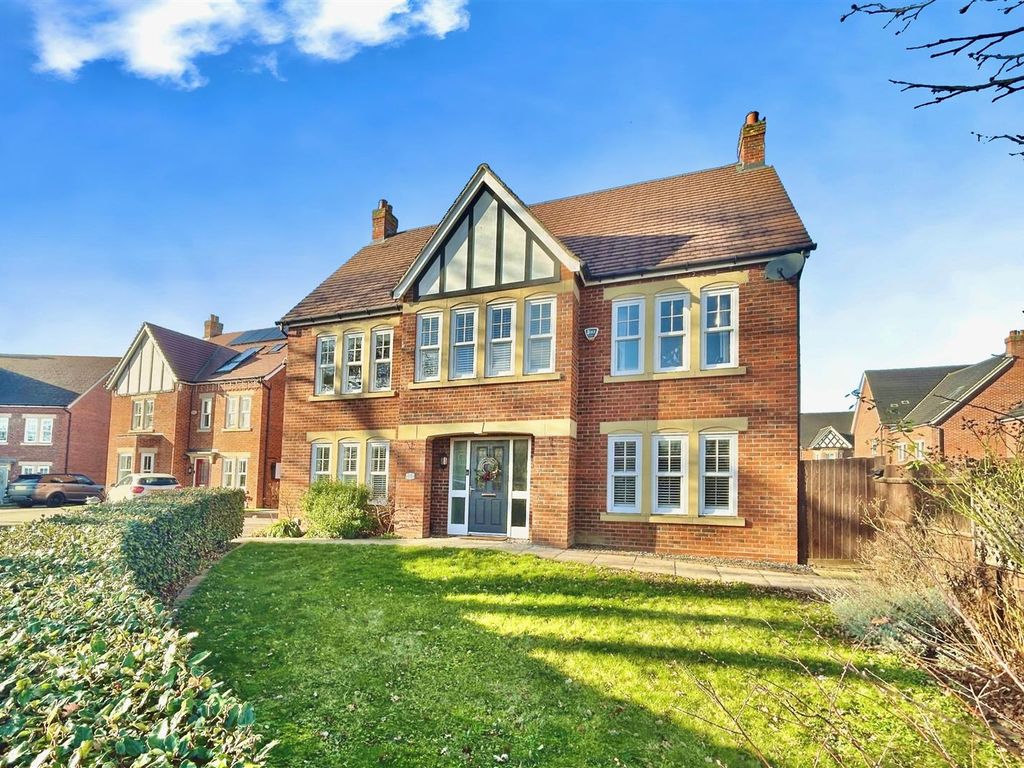 4 bed detached house for sale in Chibnall Close, Kempston, Bedford MK42, £675,000 Zoopla