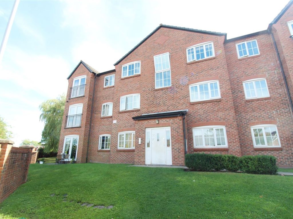 2 bed flat to rent in Chamberlain Gardens, Bredbury, Stockport SK6 Zoopla