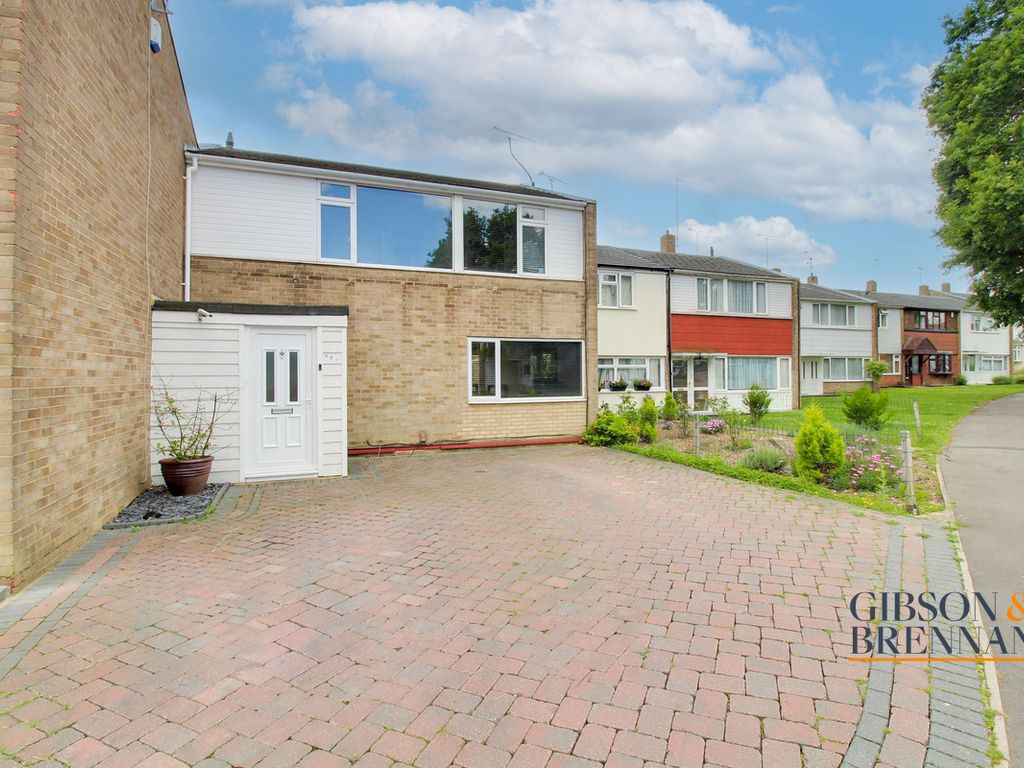 4 bed terraced house for sale in Great Knightleys, Basildon SS15 Zoopla