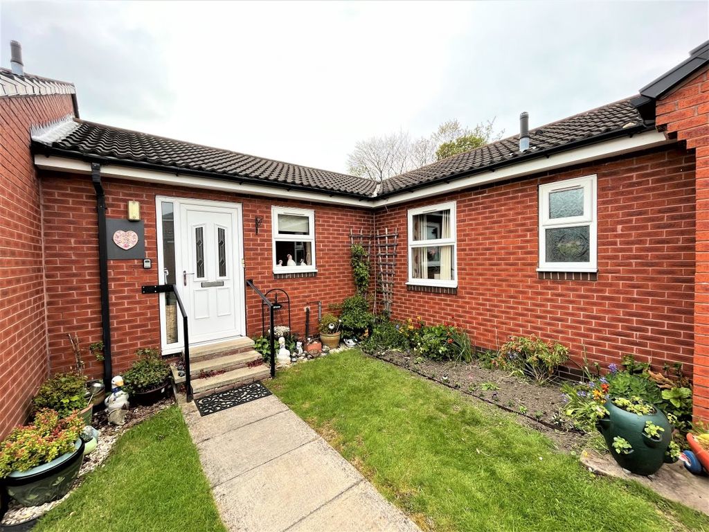 2 bed bungalow for sale in Holly Court, Outwood, Wakefield WF1 Zoopla