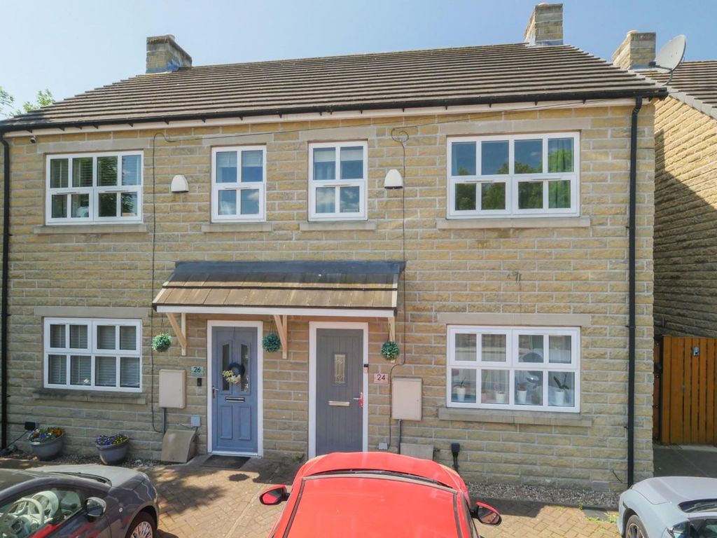 3 bed semidetached house for sale in Gladstone Terrace, Stanningley