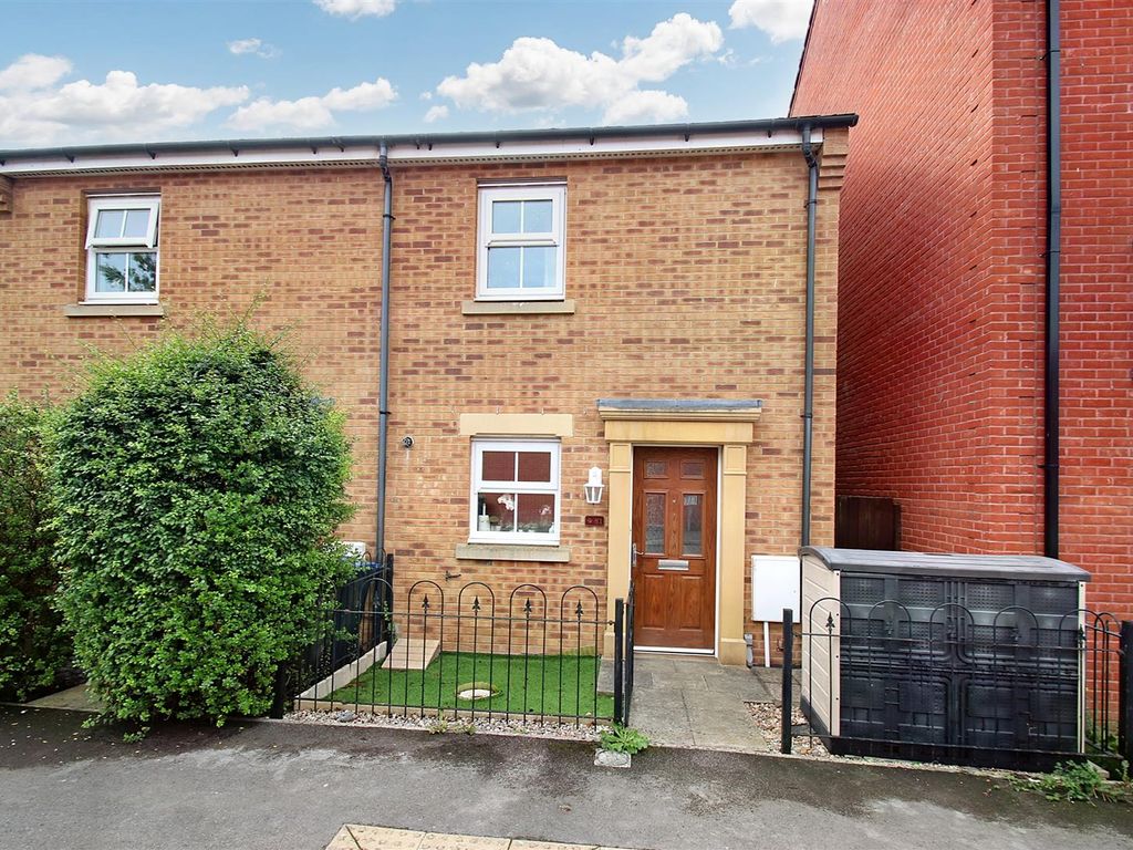 2 bed end terrace house for sale in Cusance Way, Paxcroft Mead