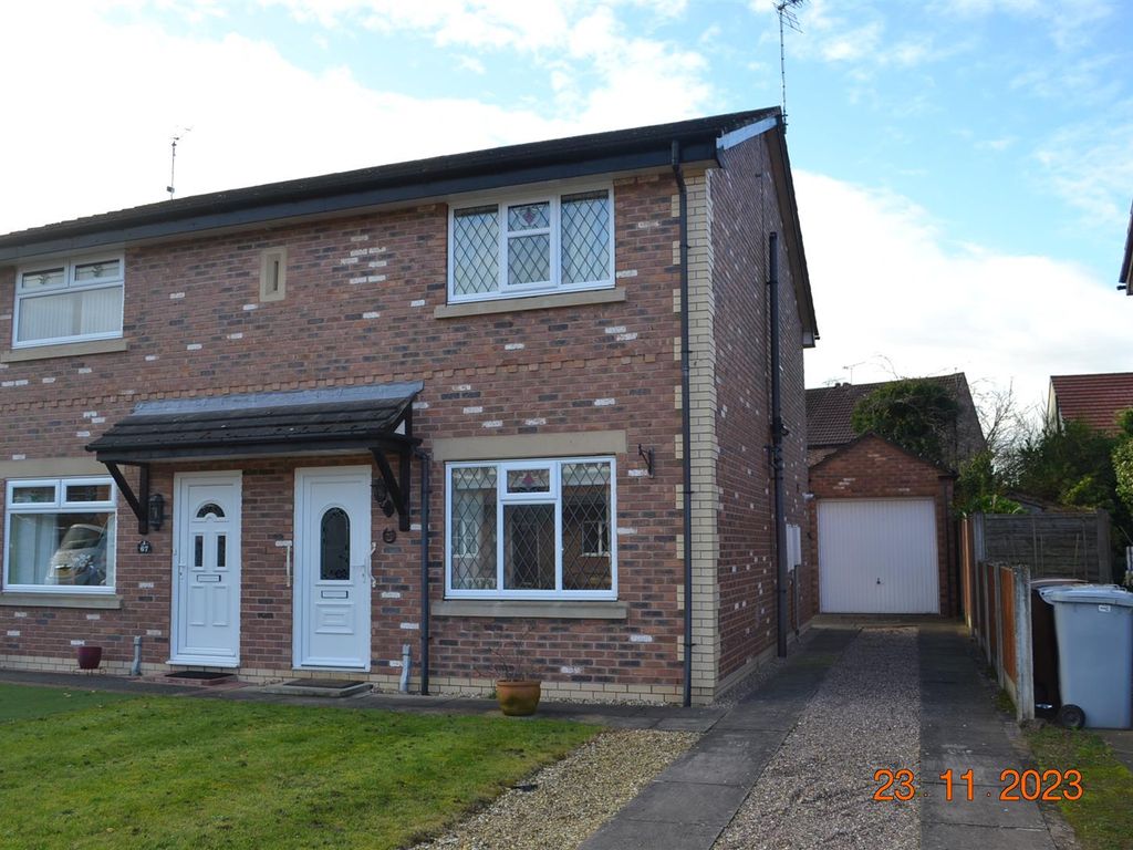 3 bed barn conversion to rent in St. Matthews Close, Haslington, Crewe