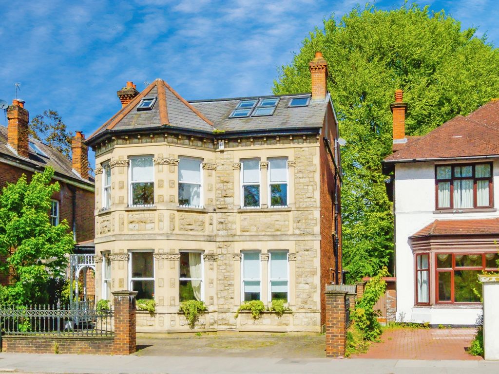 5 bed detached house for sale in Coombe Road, Croydon CR0, £1,200,000