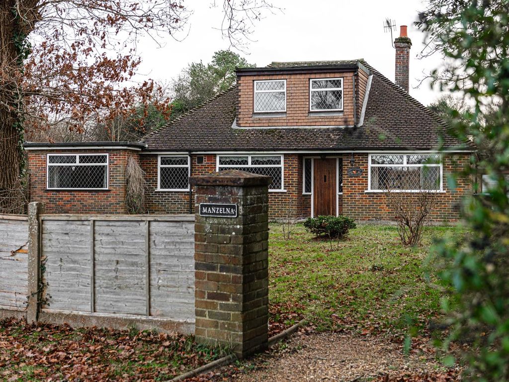 4 bed detached bungalow for sale in Kings Cross Lane, South Nutfield, Redhill RH1, £775,000 Zoopla