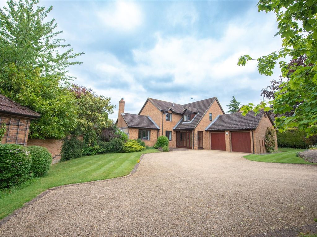 4 bed detached house for sale in Tiverton Avenue, Kingsthorpe