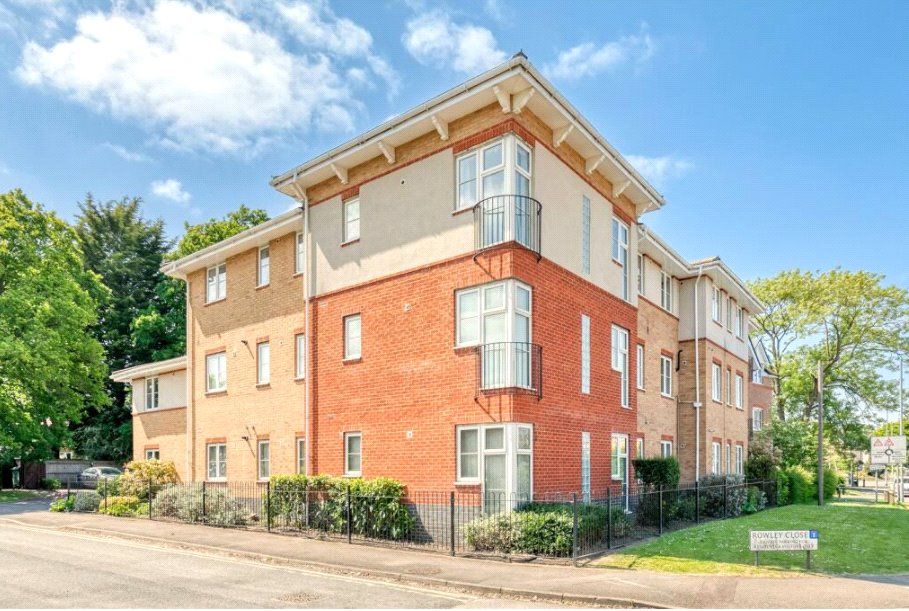 2 bed flat for sale in Rowley Close, Bracknell, Berkshire RG12, £