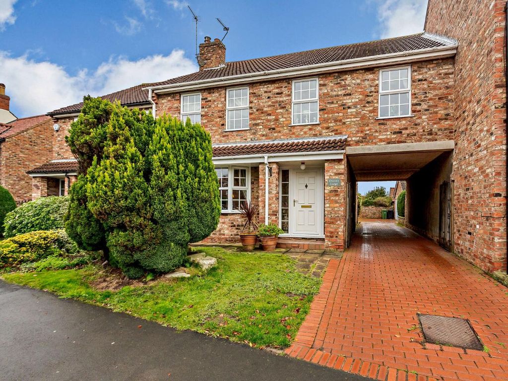 5 bed town house for sale in Common Road, Dunnington, York YO19 Zoopla
