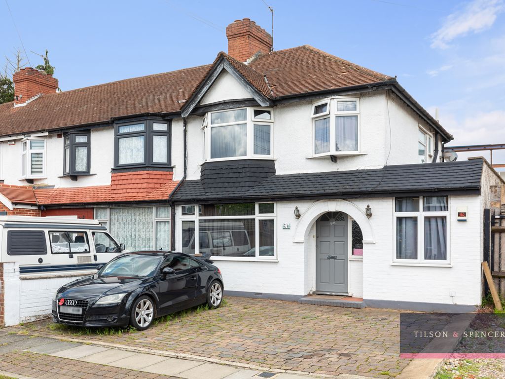 4 bed end terrace house for sale in Woodgrange Avenue, Enfield, London