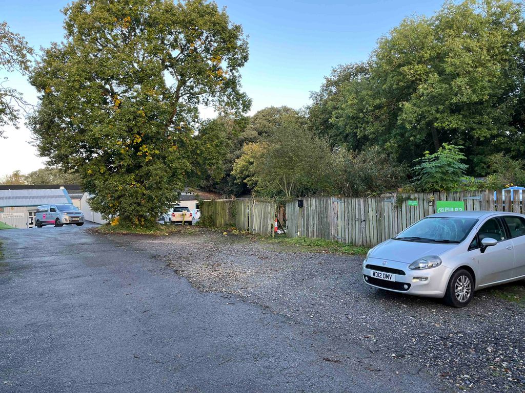 Land to let in Court Gardens, Exeter EX5, £6,000 pa Zoopla