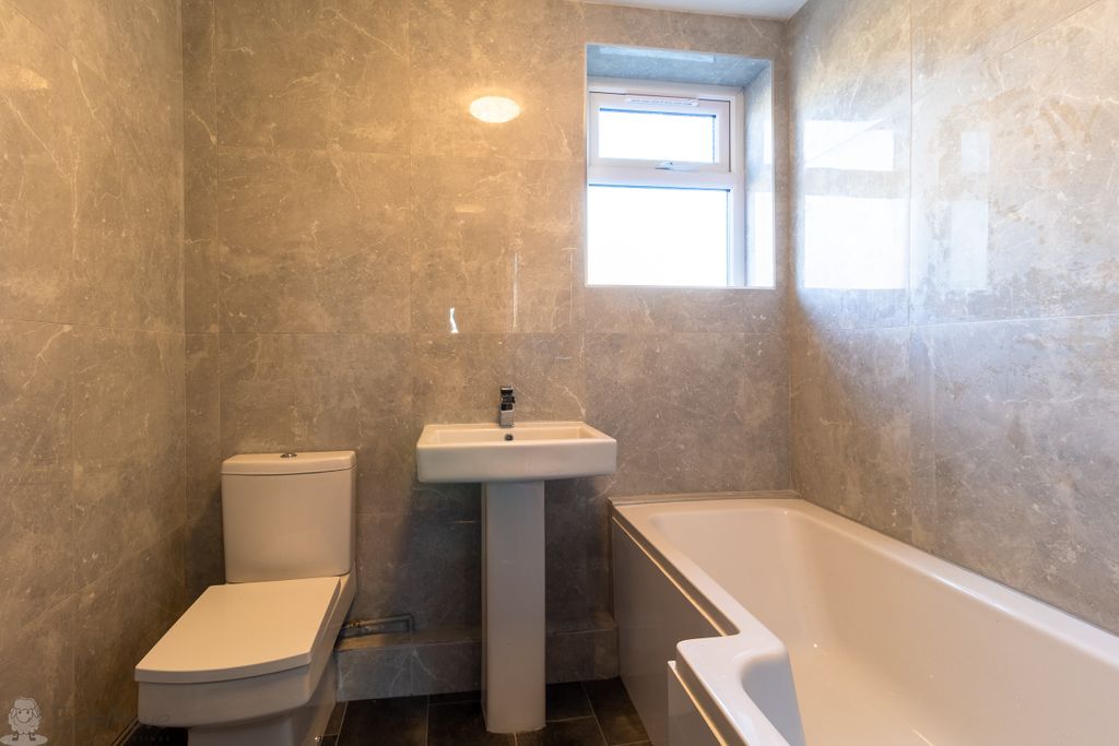 3 bed end terrace house to rent in Watkinson Road, Halifax HX2 Zoopla