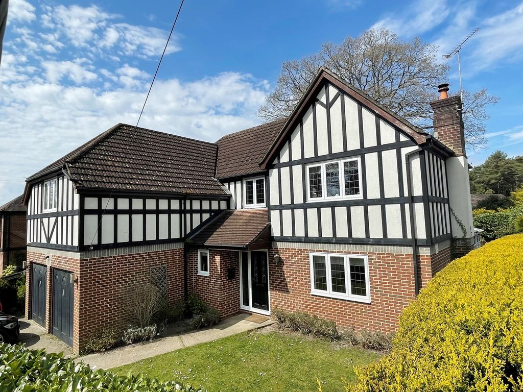5 bed detached house for sale in Sandy Lane, St Ives, Ringwood BH24