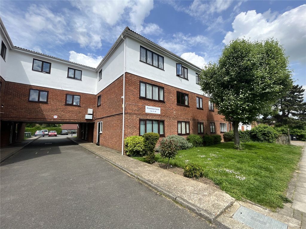 1 bed flat for sale in Leicester Road, Hertfordshire EN5, £
