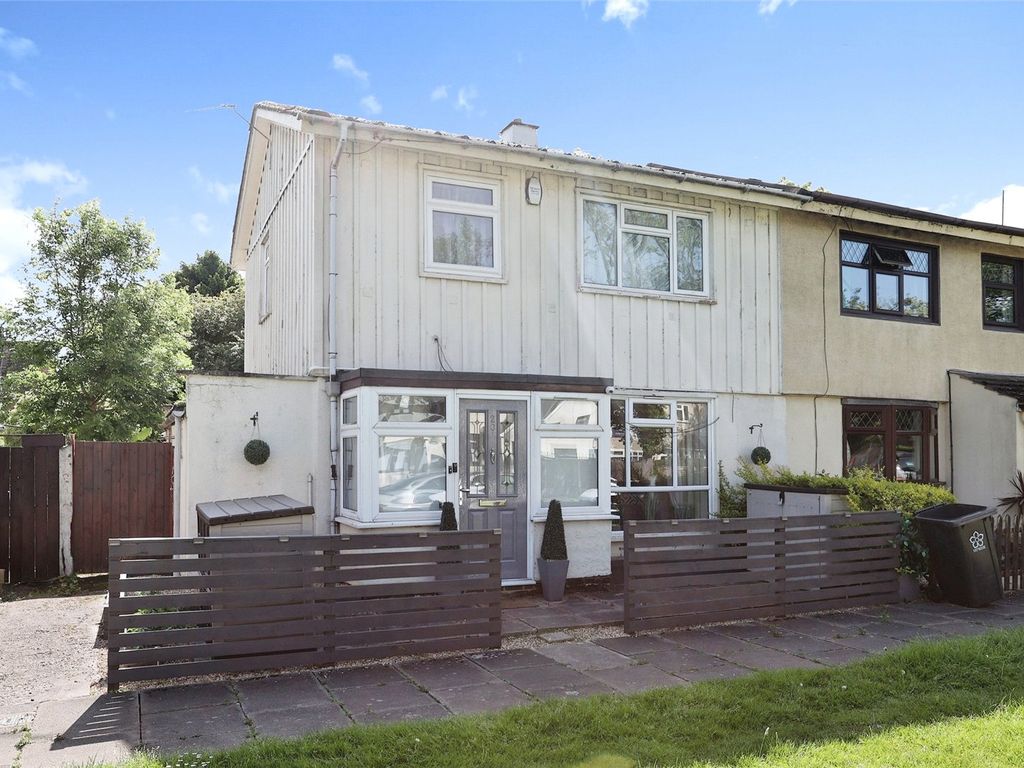 3 bed semidetached house for sale in Holmwood Drive, Leicester