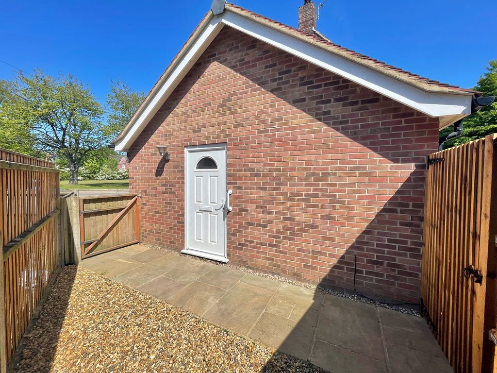 1 bed semidetached house to rent in Embry Crescent, Norwich NR6 Zoopla