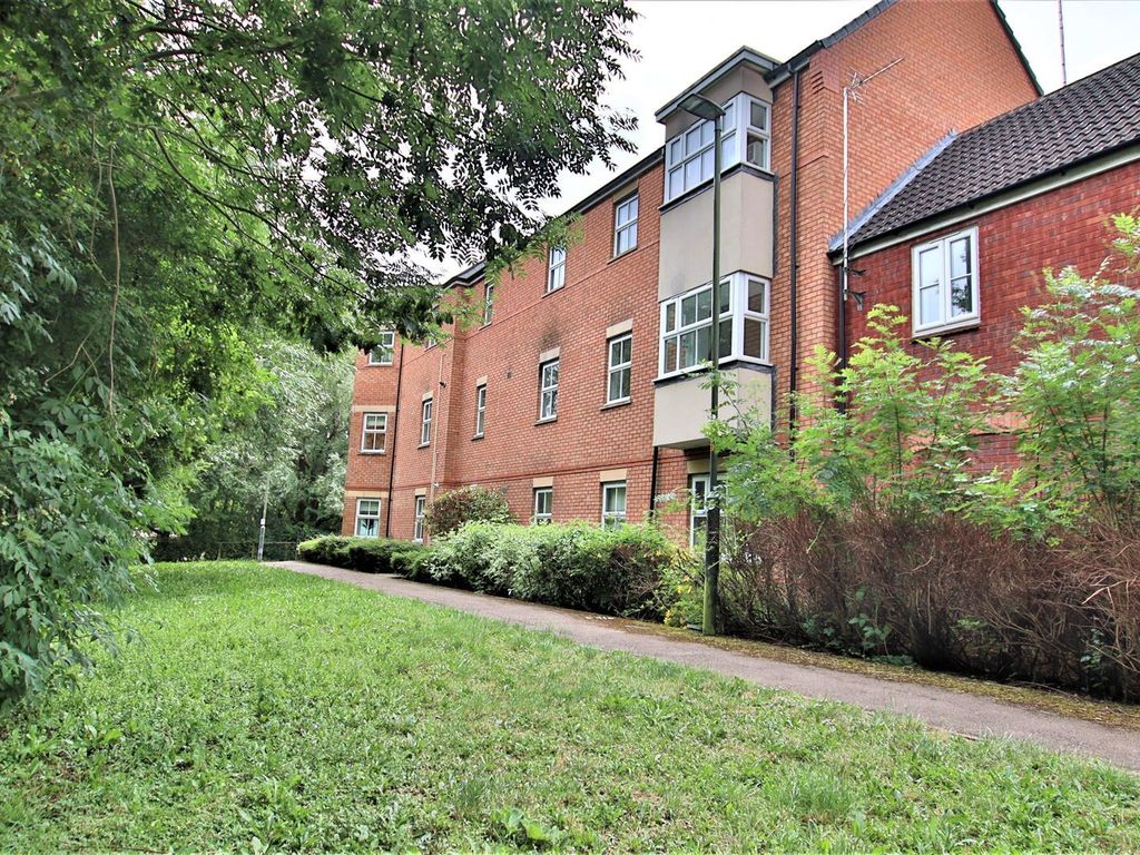 2 bed flat to rent in Falcon Road, Walton Cardiff, Tewkesbury GL20, £