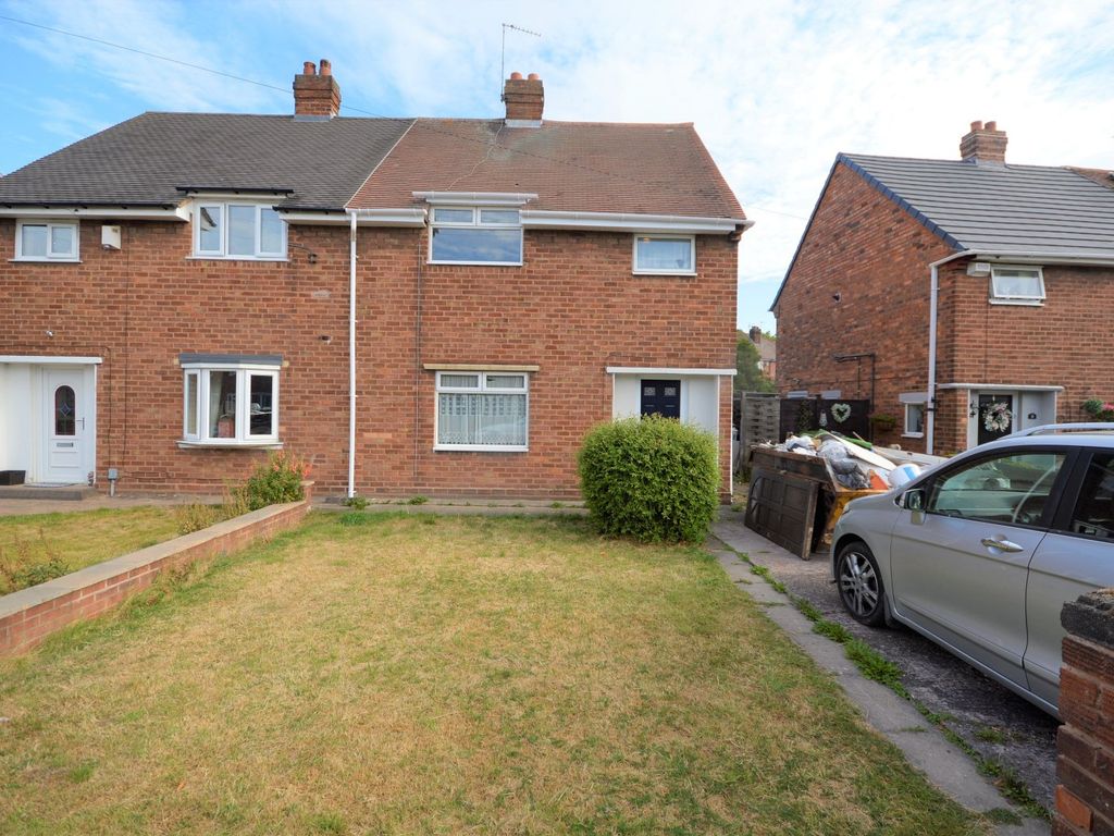 2 bed semidetached house to rent in Yew Tree Lane, Wednesbury, West