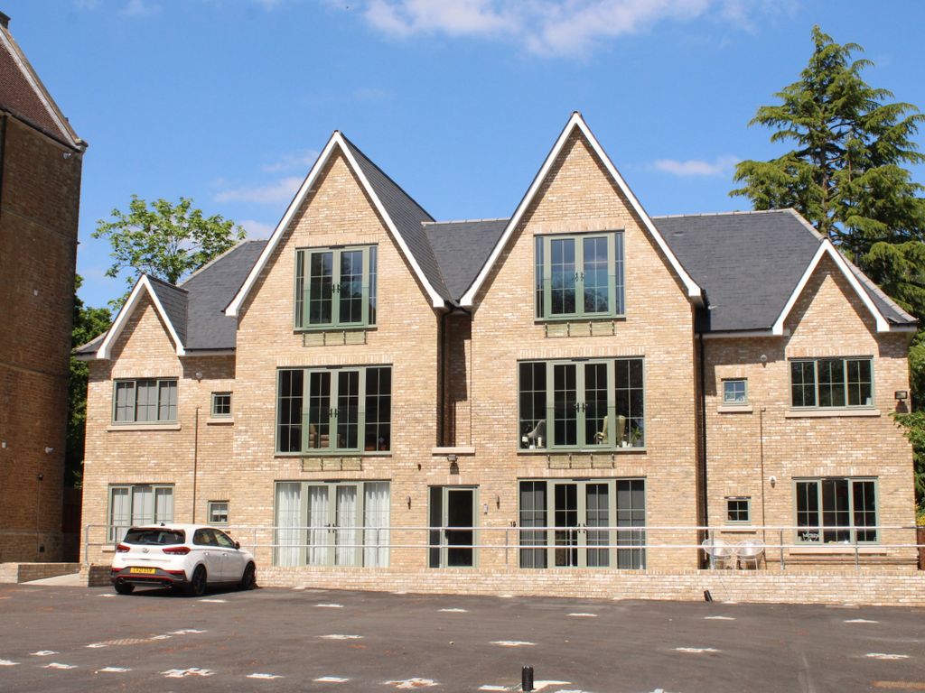 2 bed flat for sale in Filmer Grove, Godalming GU7, £390,000 Zoopla