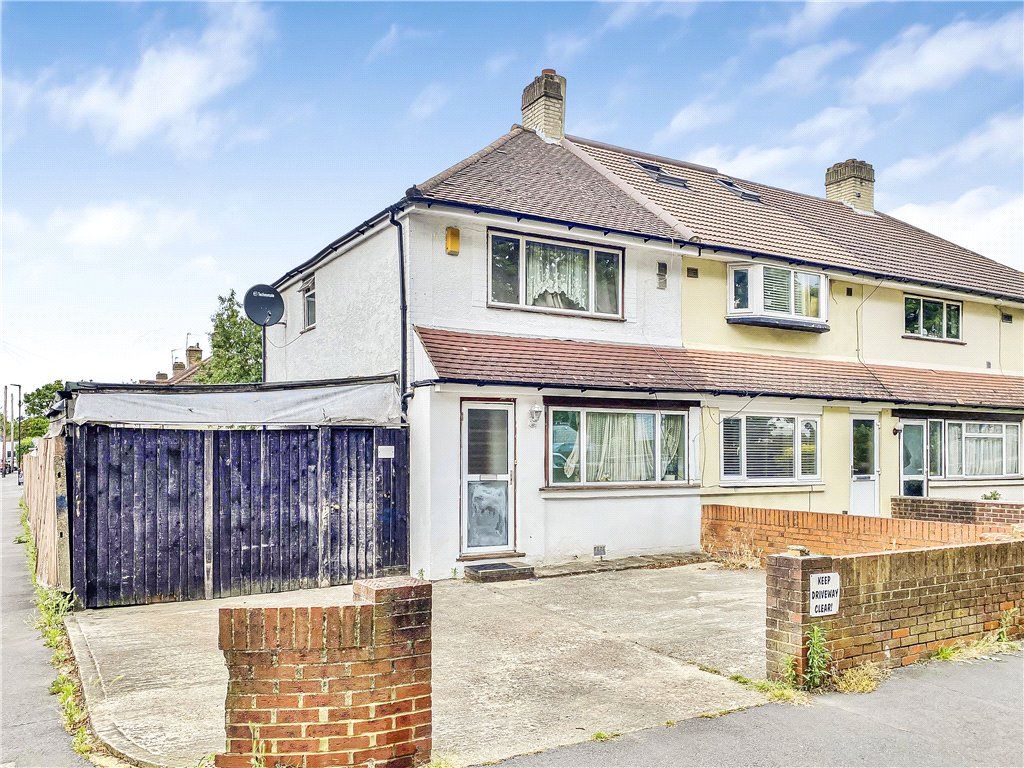 3 bed end terrace house for sale in Swift Road, Feltham TW13, £499,950