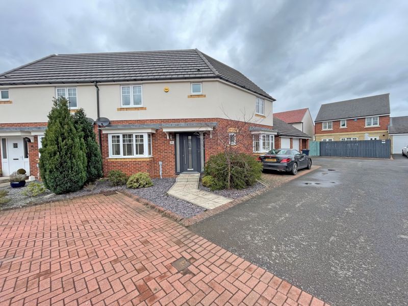 3 bed end terrace house for sale in Hadrian Drive, BlaydonOnTyne NE21