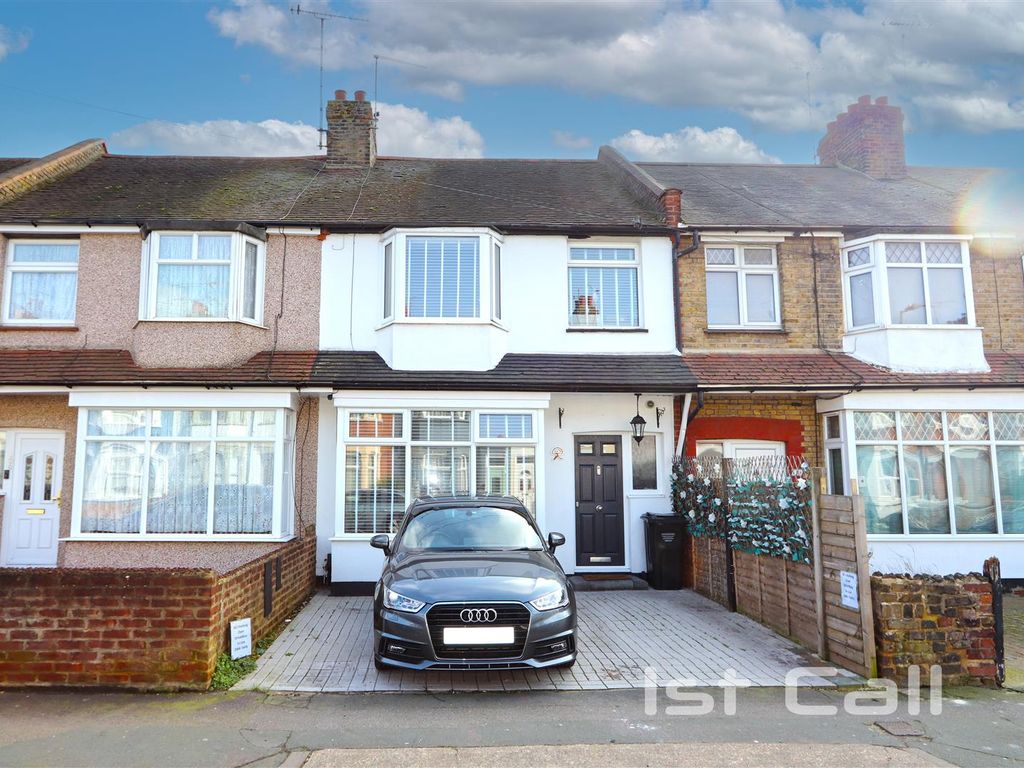 3 bed terraced house for sale in Central Avenue, SouthendOnSea SS2, £