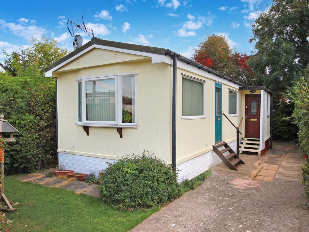 1 bed detached bungalow for sale in Wilby Park, Wilby, Wellingborough