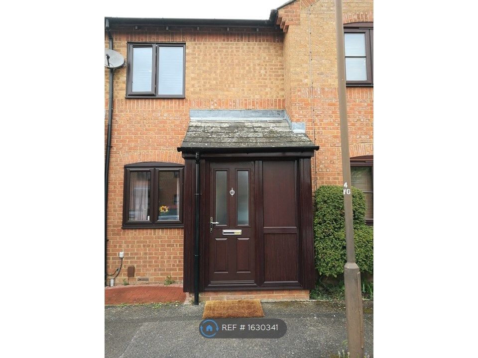 2 bed terraced house to rent in Woolrich Gardens, Stony Stratford