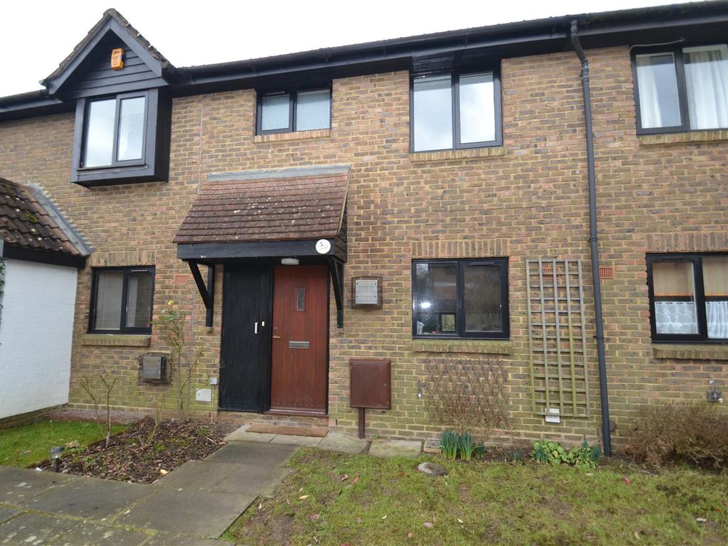 3 bed property to rent in Saxley, Horley RH6 Zoopla