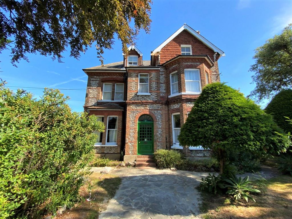 Studio to rent in Lansdowne Road, Worthing, West Sussex BN11 Zoopla