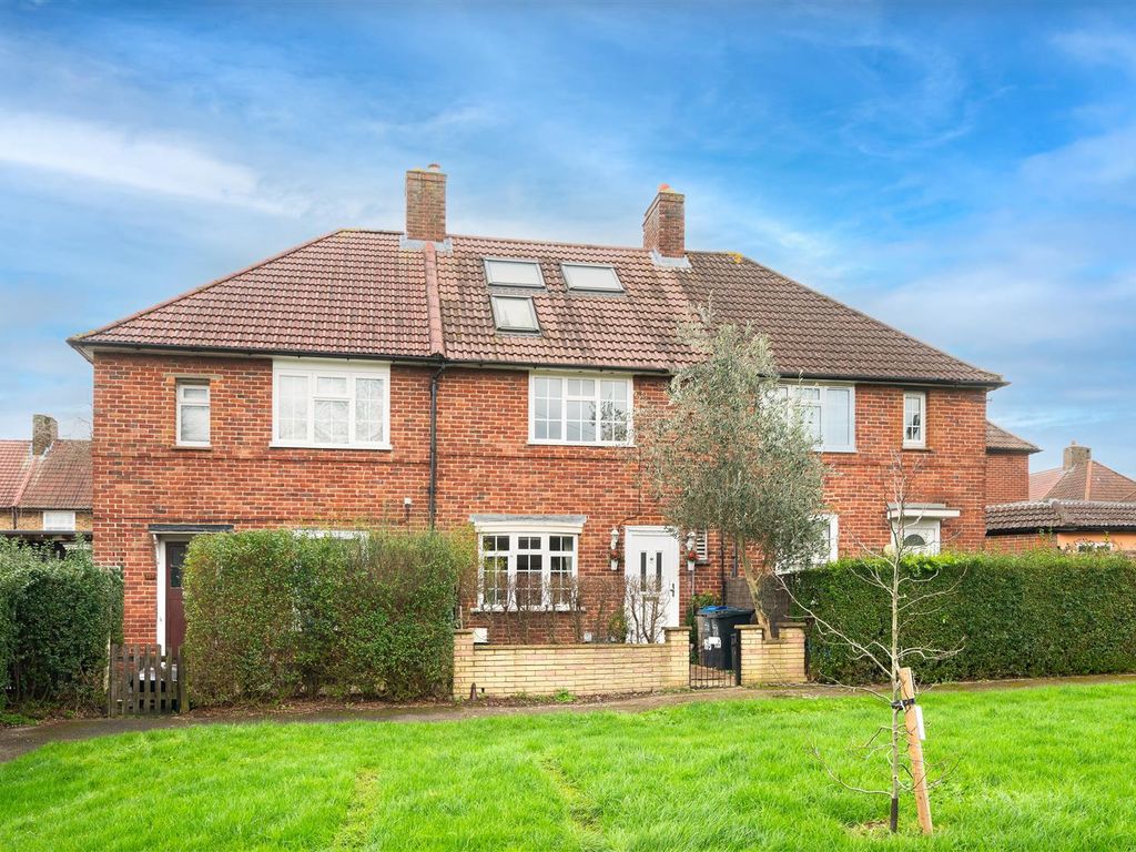 3 bed terraced house for sale in Canterbury Road, Morden SM4, £525,000