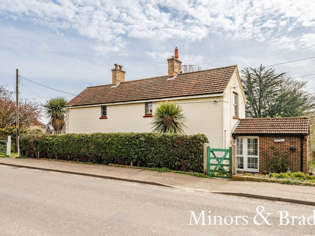 3 bed detached house for sale in Crown Road, Buxton, Norwich NR10 Zoopla
