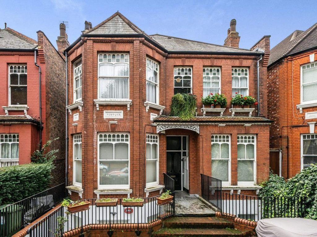 2 bed flat for sale in Dartmouth Road, Mapesbury, London NW2, £825,000