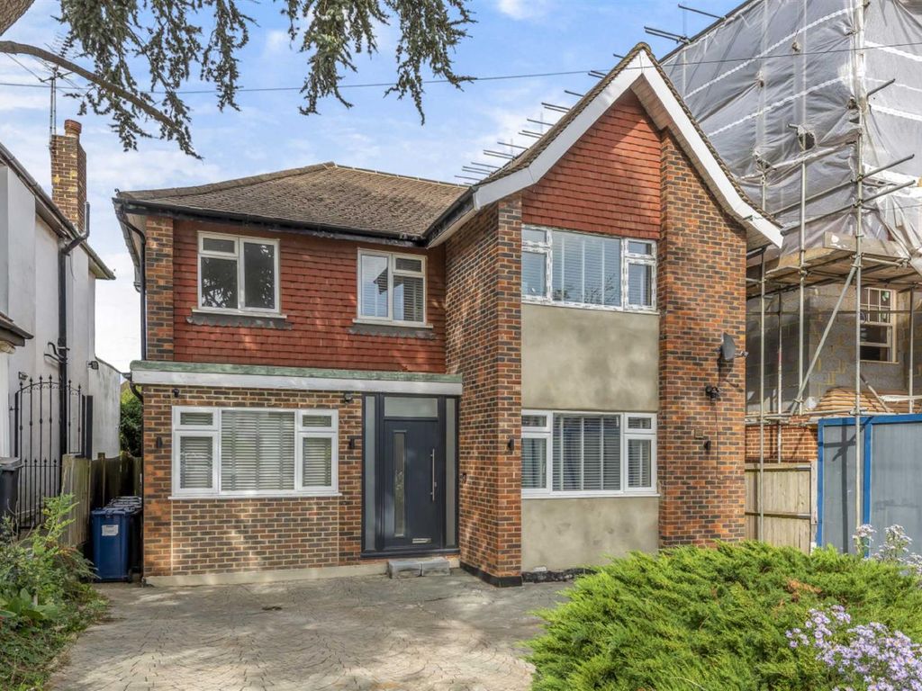4 bed detached house to rent in Greenway, London N20 Zoopla