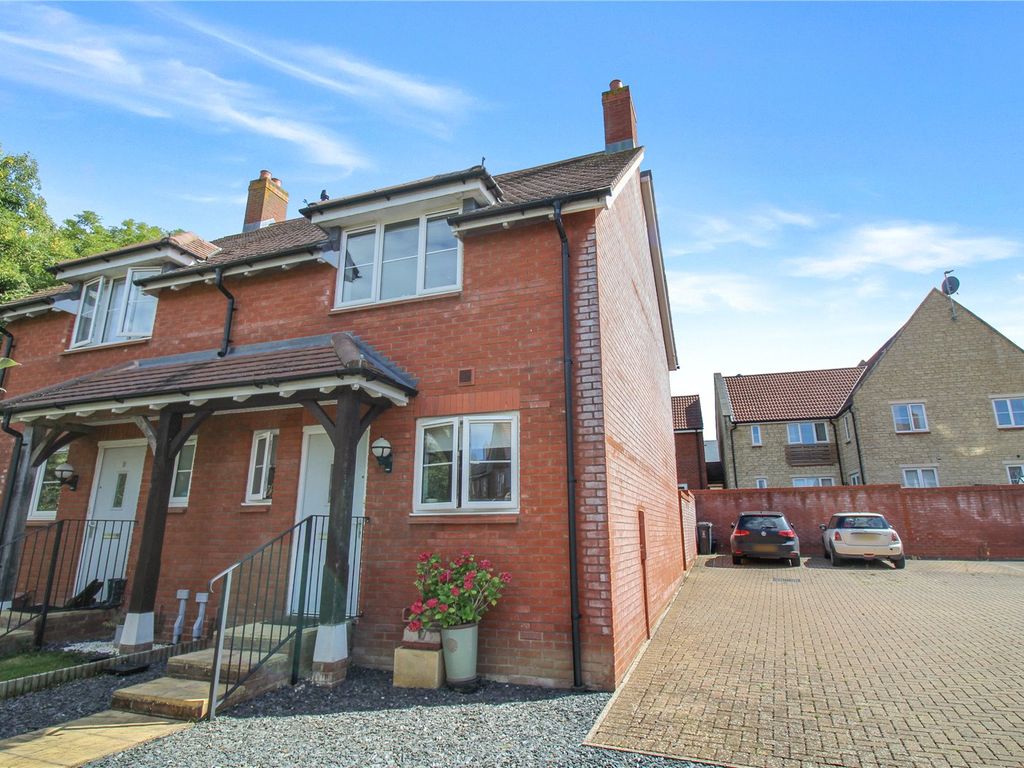 2 bed semidetached house for sale in De Crescent, Tadpole