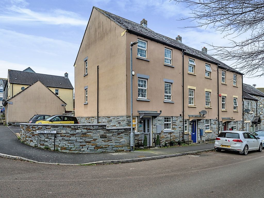 5 bed end terrace house for sale in Grassmere Way, Pillmere, Saltash