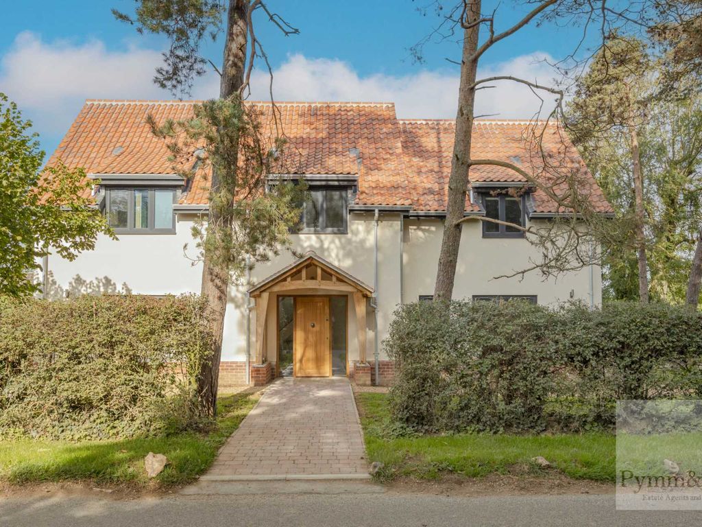 4 bed detached house to rent in Deopham Road, Wymondham NR18, £2,995
