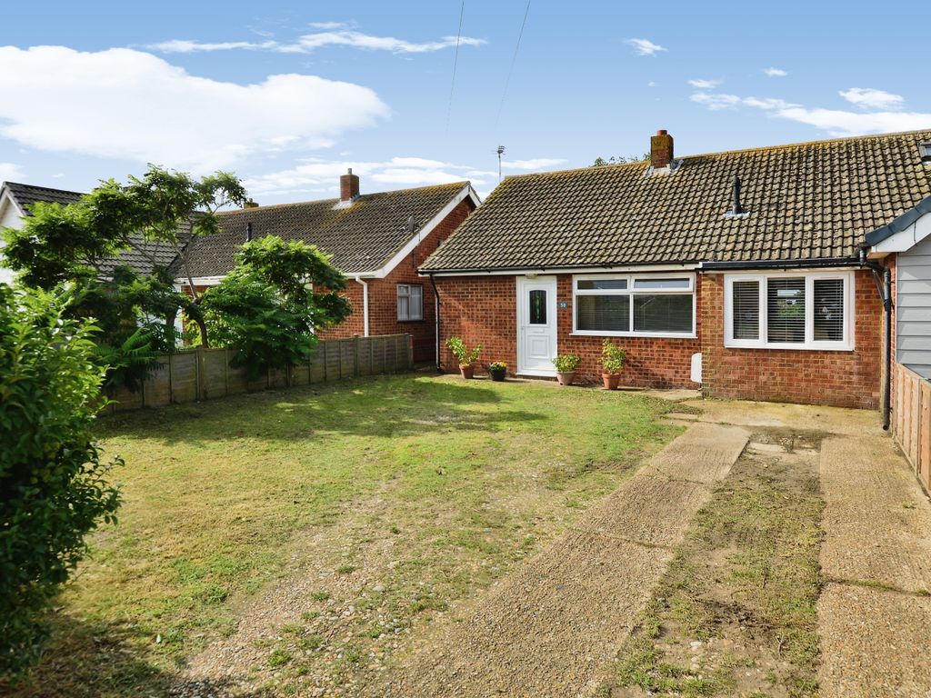 3 bed bungalow for sale in Merritt Road, Greatstone, New Romney TN28, £