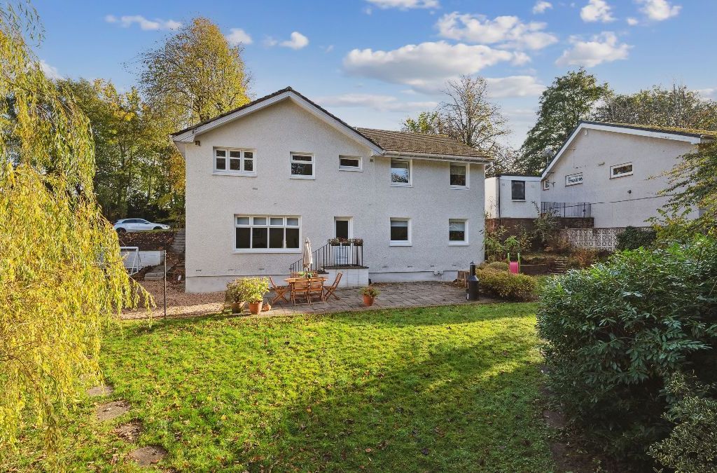 4 bed detached house for sale in Allanshaw Gardens, Hamilton ML3, £