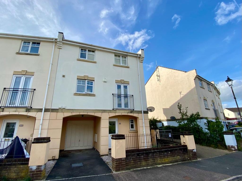 4 bed town house for sale in Chestnut Crescent, Chudleigh, Newton Abbot