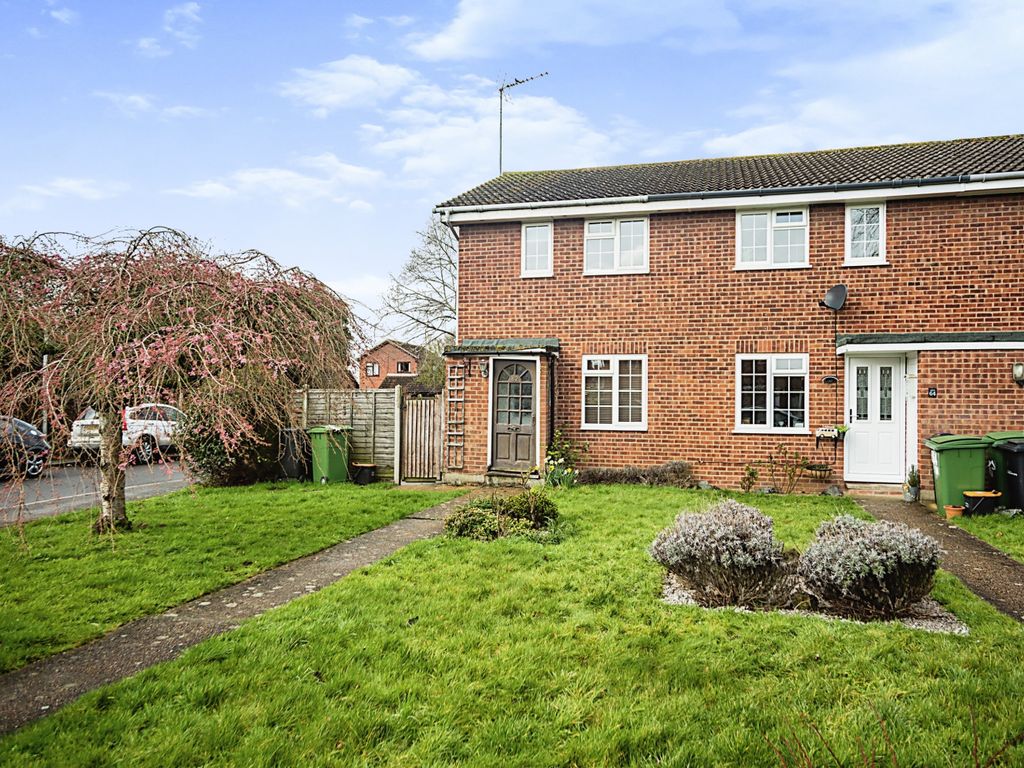2 bed end terrace house for sale in Sovereigns Way, Tonbridge TN12 Zoopla