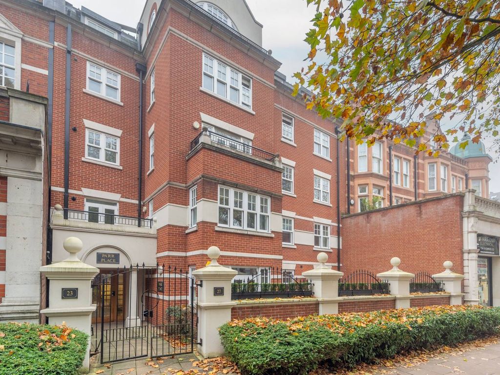 Parr Place, Chiswick, London W4  