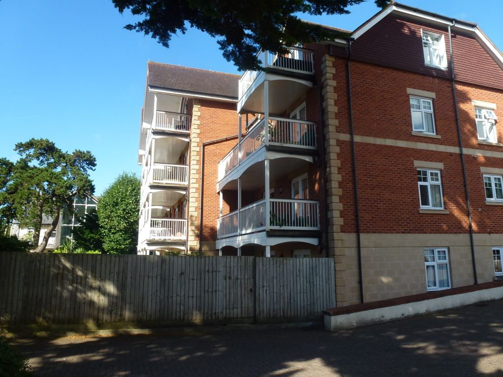 2 bed flat to rent in Manor Road, Sidmouth EX10 Zoopla