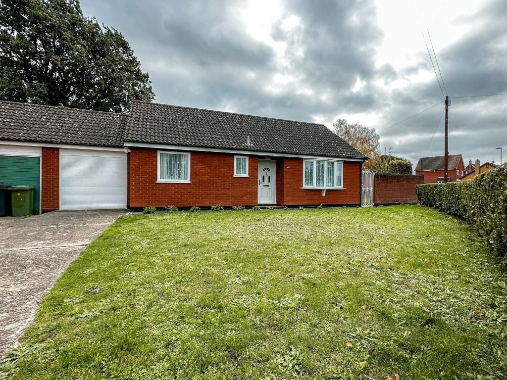 2 bed detached bungalow for sale in Springfields, Attleborough, Norfolk