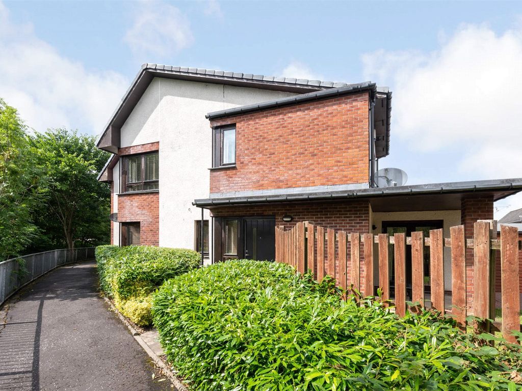 2 bed end terrace house for sale in Dunavon Gardens, Denny