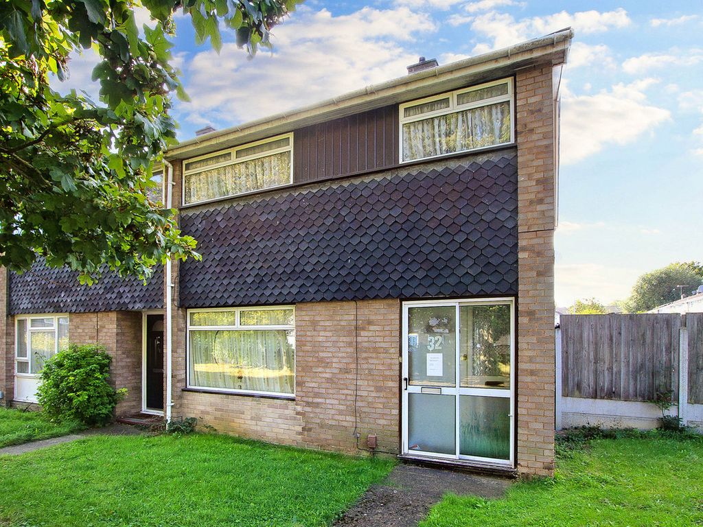3 bed end terrace house for sale in Mynchens, Basildon SS15, £260,000