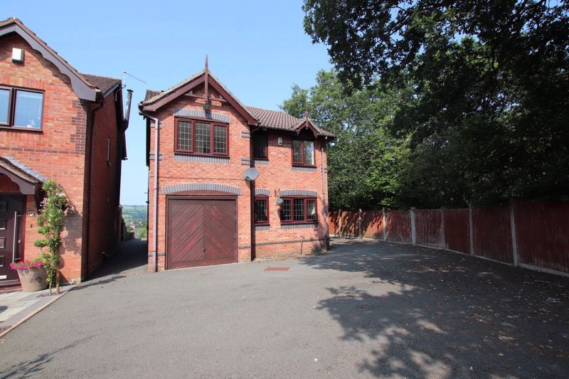 4 bed detached house to rent in Dunnock Way, Biddulph, StokeOnTrent