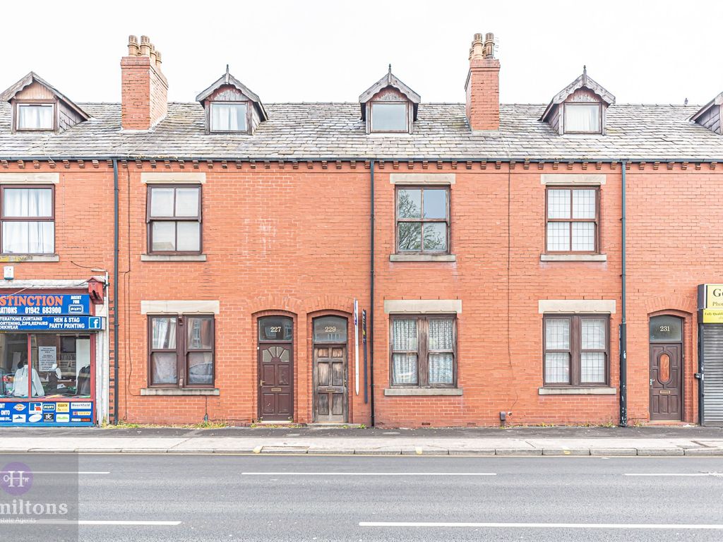 4 bed terraced house to rent in Chapel Street, Leigh, Greater