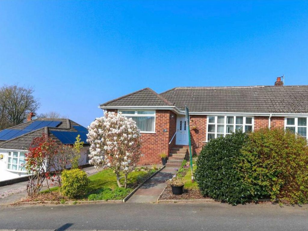 4 bed semidetached house for sale in Kendal Drive, Gatley, Cheadle SK8